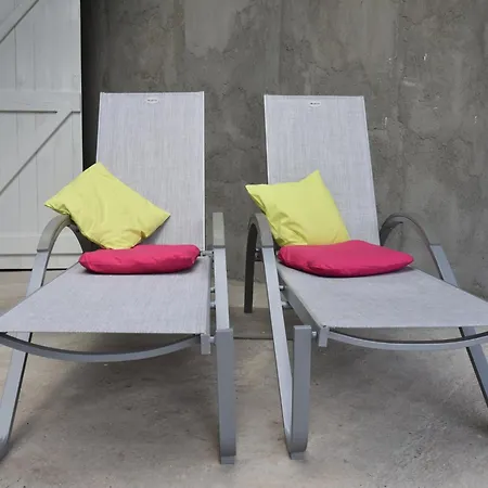 Holiday home Elegant Holiday In Louis With Garden *