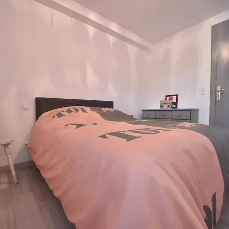 Elegant In Louis With Garden Holiday home *